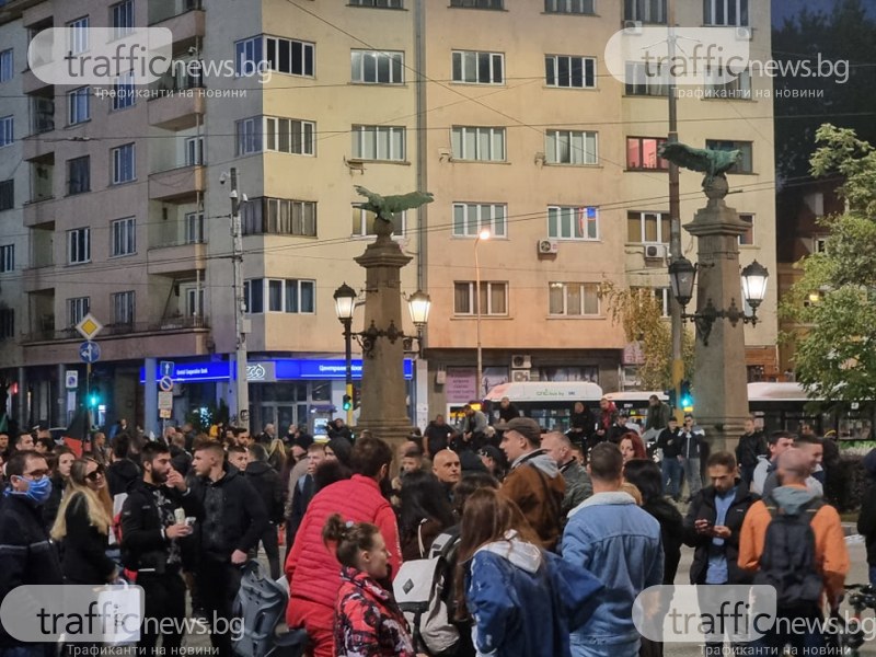 Протестиращите блокираха булеварди в София, създадоха хаос с движението