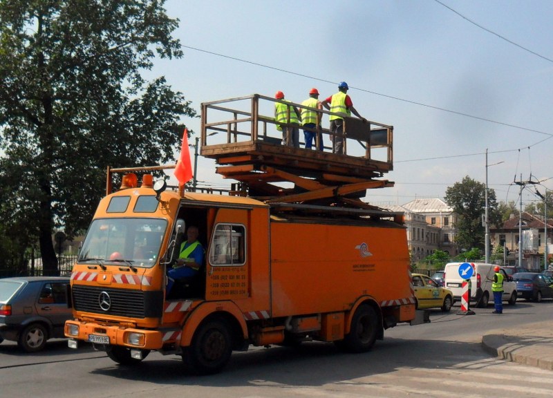 Премахват тролейбусни жици по няколко булеварда в Пловдив