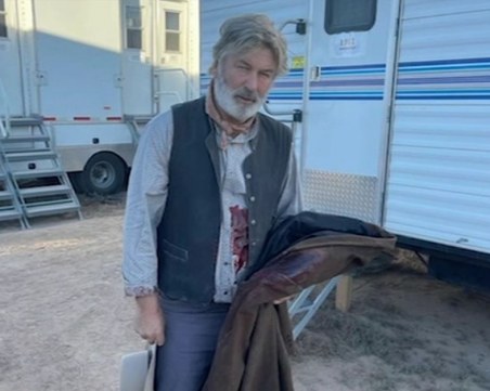 Алек Болдуин уби жена по време на снимки на филм