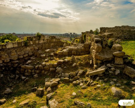 Слънце и над 20 градуса в Пловдив