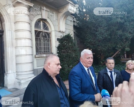 След срещата в общината: Рейсовете ще си вървят, Тодор Чонов  и шефът на ОКТ си остават