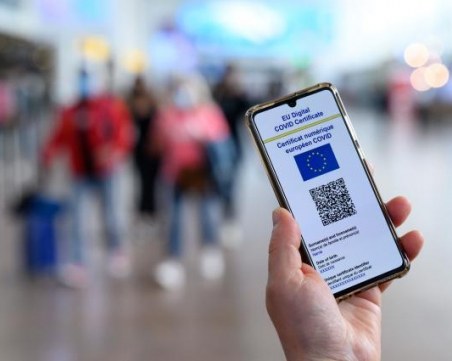 Загубени в превода: Кои хора с антигенните тестове ще получат сертификат за преболедувал?