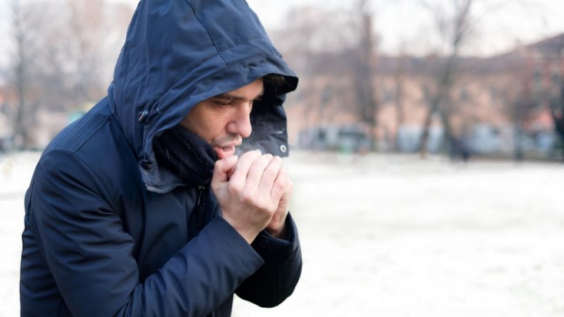 Възможни причини, поради които постоянно чувствате хлад и студ