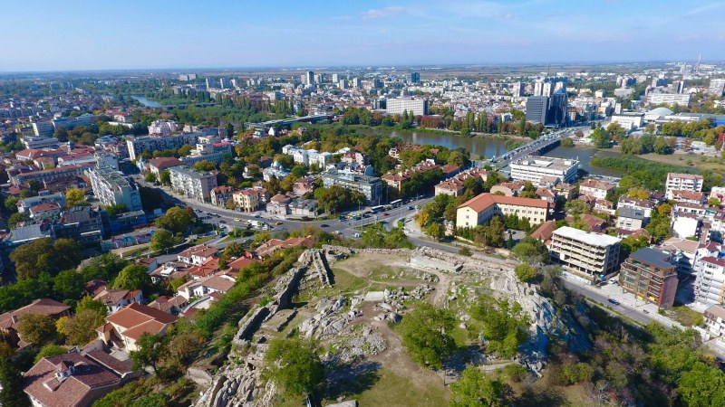 Градусите в Пловдив падат, но остава слънчево и днес