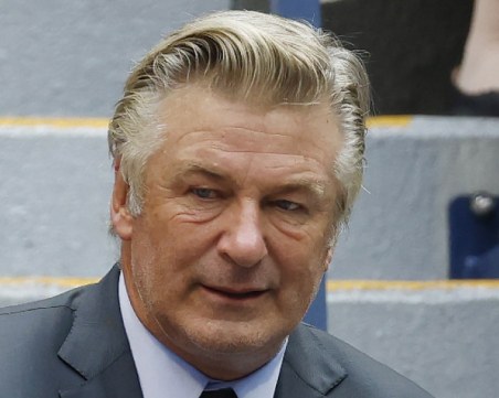 Все още няма повдигнати обвинения срещу Алек Болдуин