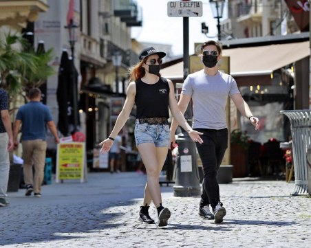 Румъния затяга мерките от днес, вечерният час отново в сила