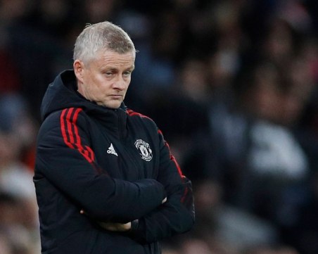 Солскяер не смята да подава оставка, Хари Магуайър се извини на феновете след резила срещу Ливърпул