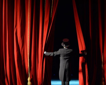 Калин Сърменов: Масово се връщат билети за театрални представления