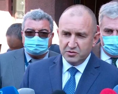 Радев: Ако се изчерпат интензивните легла, няма да имаме друг избор освен локдаун