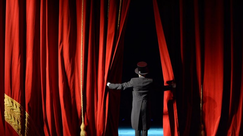 Калин Сърменов: Масово се връщат билети за театрални представления