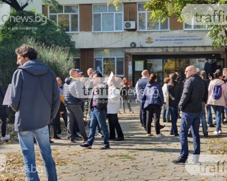 Родители от Пловдив излизат на протест, казват НЕ на онлайн обучението