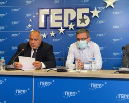 Борисов: Държавата е на произвола на съдбата, целят само потъващият Радев да бъде спасен