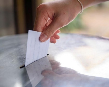 Хората под карантина ще гласуват с подвижда избирателна кутия