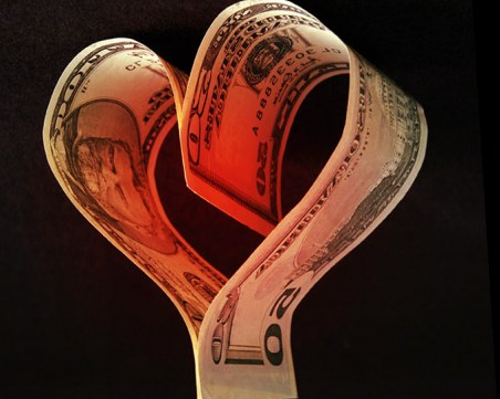 Сексът или парите - кое ни прави по-щастливи?