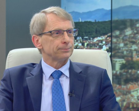 Николай Денков: Няма как децата да се върнат в клас преди 8 ноември