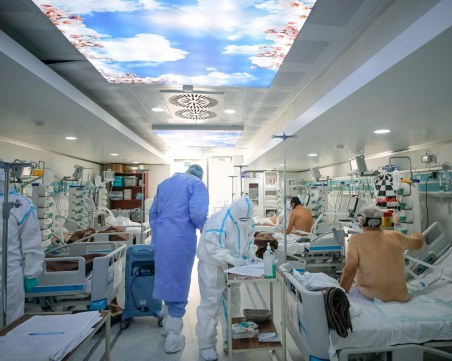 Румъния свърши интензивните легла за COVID-19, прехвърлят пациенти в Германия