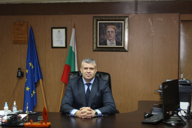 Стоян Алексиев с поздравителен адрес за Деня на народните будители