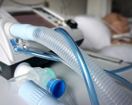 Шеф на COVID реанимация: От 10 души изписваме здрав само един