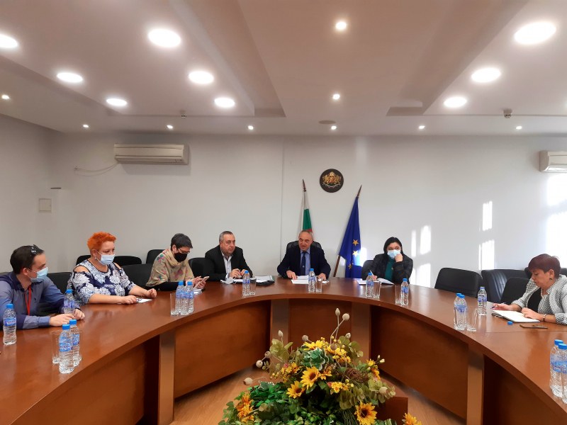 Областна управа Пловдив иска стимули за работещите на изборите с болни от ковонавирус