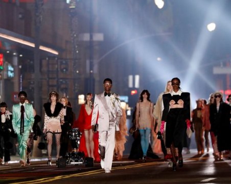 Gucci с ревю на улицата: Маколи Кълкин от 