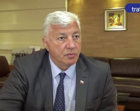 Кметът Здравко Димитров призова общинските служители да се ваксинират