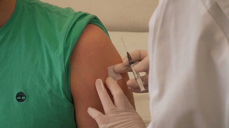 Кметът на Забърдо праща всички ваксинирани местни жители на 10-дневна почивка