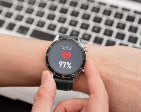 Изтеглиха и последните смарт часовници в томболата за ваксинирани срещу COVID-19