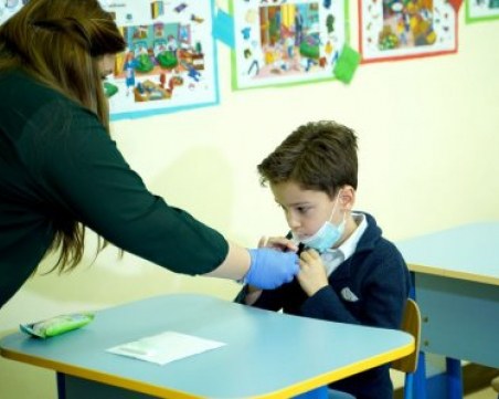 Родители излизат на протест в Раковски, не са съгласни да тестват децата им