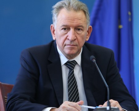 Стойчо Кацаров: Кризата е огромно изпитание пред народа ни