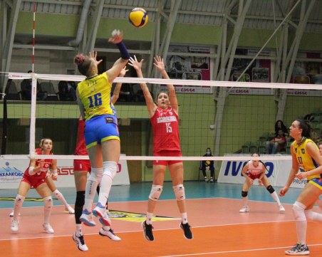 Марица заби 11 аса за чиста победа над ЦСКА
