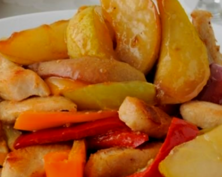 Пилешко месо с круши - леко и ефектно есенно ястие