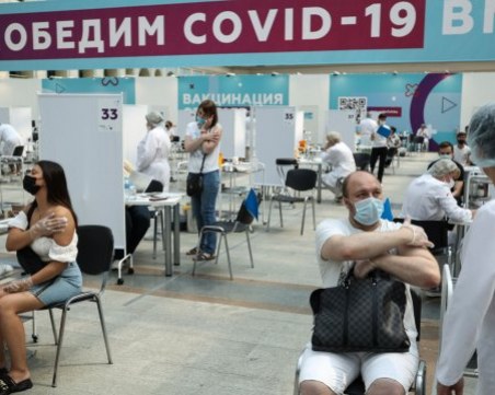 Русия регистрира пореден антирекорд в битката с COVID-19