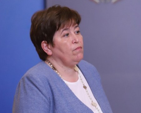 Стела Балтова: Няма да се иска зелен сертификат за лифтовете и ски зоните