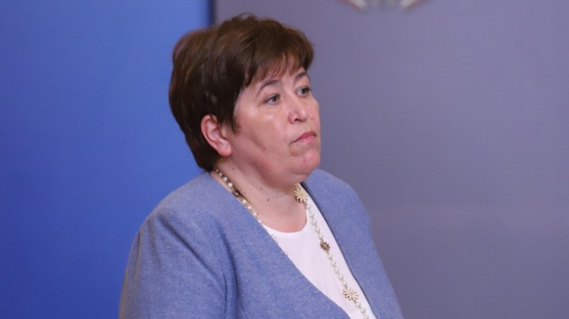 Стела Балтова: Няма да се иска зелен сертификат за лифтовете и ски зоните