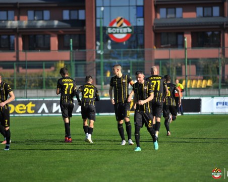 Ботев 2 с поражение като гост от кандидата за елита Спартак Варна