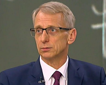 Министър Денков: Ако няма кой да тества децата, ще останат на онлайн обучение