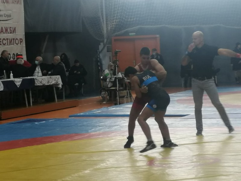 Пловдивчанин стана най-добър състезател на първия международен турнир по борба 