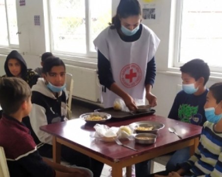 1414 нуждаещи се деца ще получат топъл обяд в училище