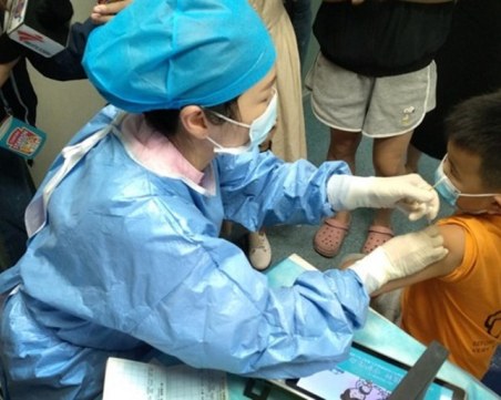 Китай засилва ваксинацията срещу COVID-19 при деца от 3 до 11 години