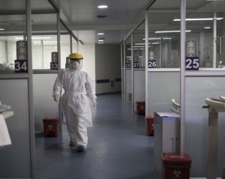 60-годишен мъж скочи от терсата на COVID отделение