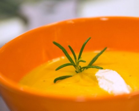 Есенна крем супа с тиква и круши