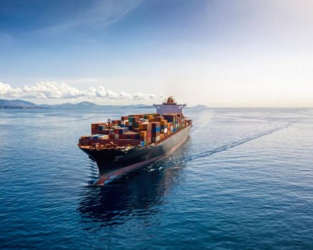 Контейнеровоз заседна край Владивосток