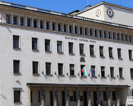 Милионерите с влог намаляха със 107