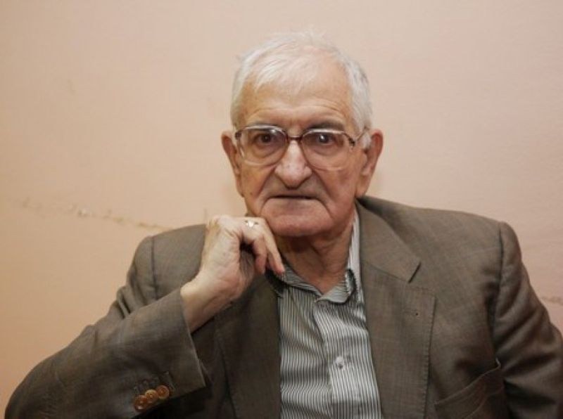Почина видният литературен критик проф. Чавдар Добрев