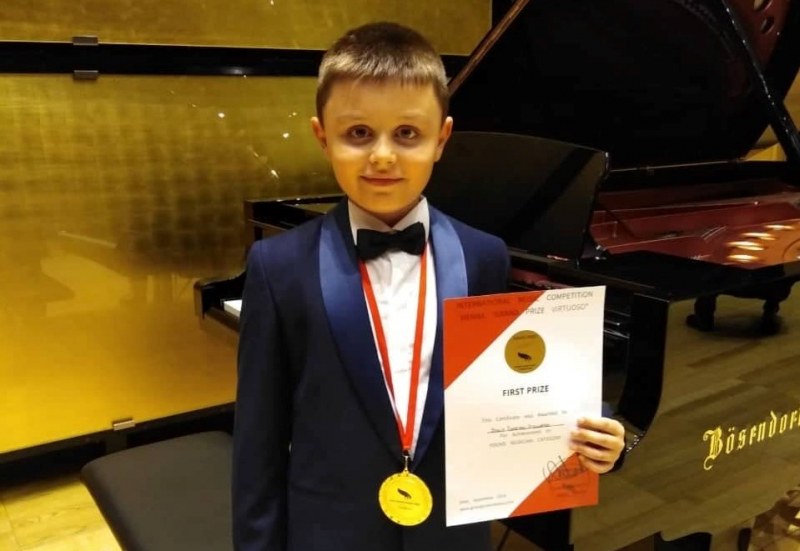 Пореден успех за малкия пловдивски пианист Борис Дюлгеров
