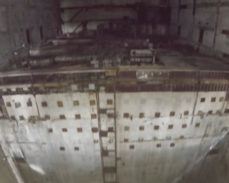 Дрон засне ексклузивни кадри във взривилия се блок на АЕЦ 