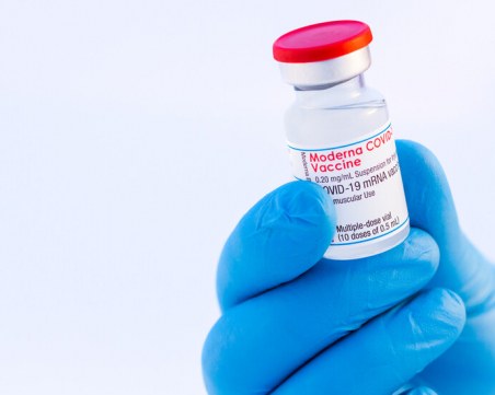 В Германия препоръчват ваксината на Moderna само за хора над 30 години