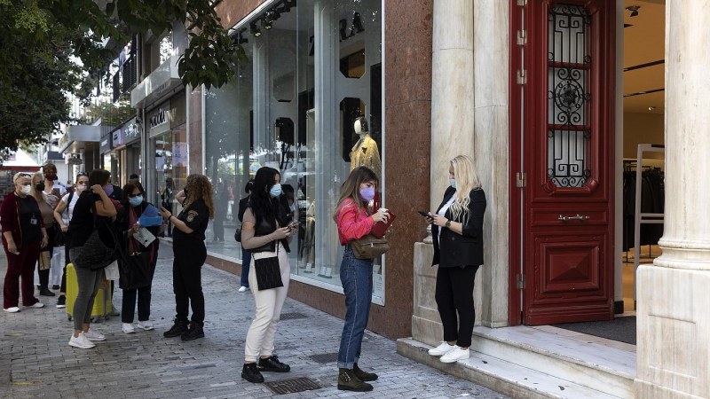 Ръст на новозаразените в Гърция! Обмислят нови ограничения за неваксинираните