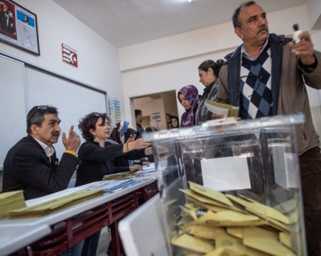 300 000 души в Турция имат право на глас за изборите в България – най-много секции са разкрити там