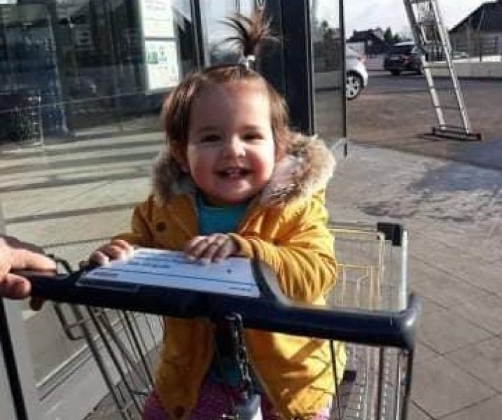 Зов за помощ! 3-годишната Виолета се нуждае спешно от средства, за да продължи лечението си